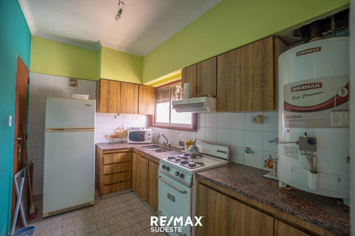 Imagen 2 de 20 de Venta Casa Mas Local Sobre Gran Lote Brcikman 1300