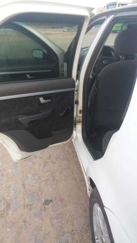 Imagem 4 de 7 de Fiat Siena 2007 1.8 Hlx 30 Anos Flex 4p