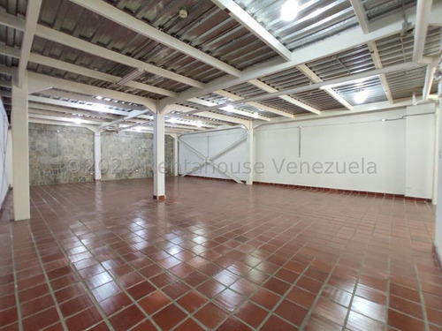 Edificio En Alquiler El Hipodromo, Maracay 24-