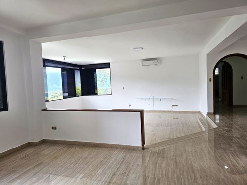 Amplio Apartamento En Los Naranjos Del Cafetal