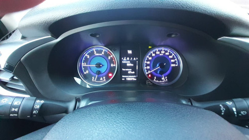 Imagen 5 de 8 de Toyota Hilux Srv 2016 4x2 D/c 2.8 6 M/t