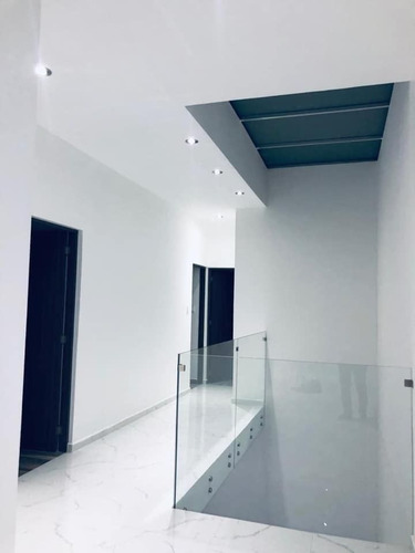 Imagen 8 de 16 de Hermosa Residencia En Jurica, Alberca Propia, Jardín Y Gym,