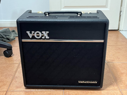 Amplificador Vox Valvetronix Vt40+ Con 99 Efectos Y Afinador