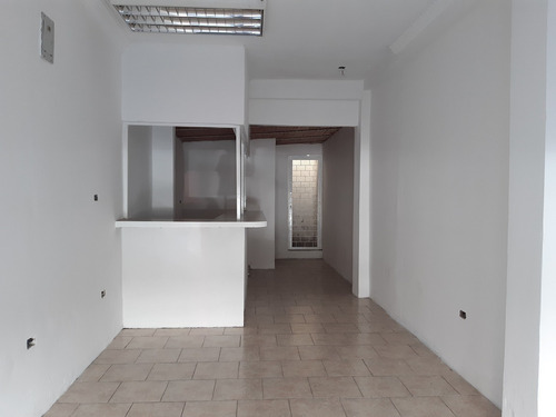 Imagen 2 de 3 de Excelente Local De 45 Mts A Pie De Calle En Chacao Vende Monica Lopez 04142375110