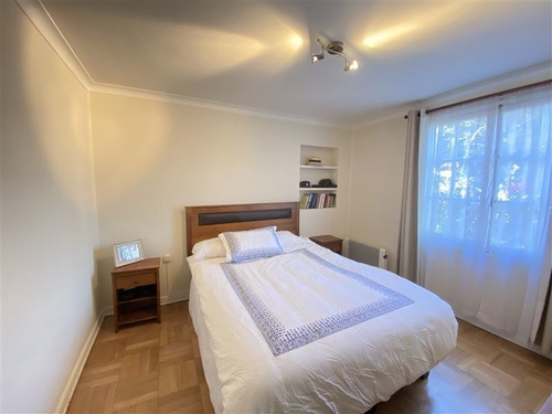 Casa En Venta De 3 Dorm. En Las Condes