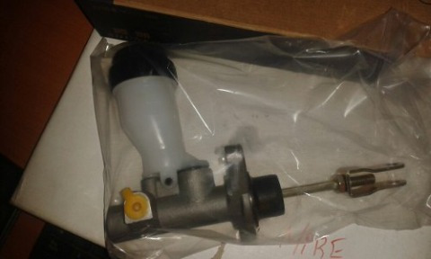 Imagen 1 de 1 de Bombin De Clutch Primario Zna