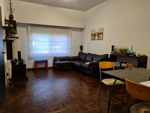 Venta Casa 3 Dormitorios Jardín Cochera. Calidad A Mts. De Centro Comercial San Martin 4300 Rosario