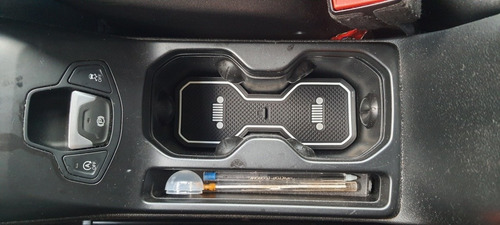 Imagem 6 de 10 de Jogo Tapete P/ Porta Copos E Objetos Jeep Renegade 16 Peças