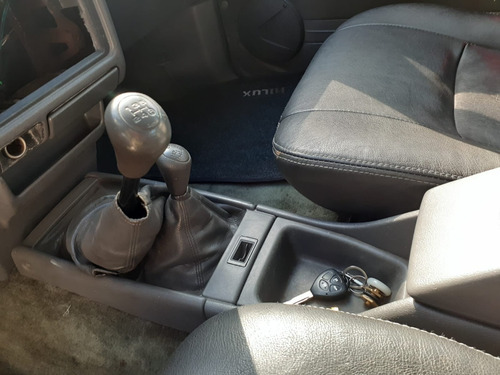 Imagem 4 de 16 de Hilux