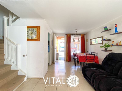 Casa En Venta De 3 Dormitorios Y 1 Baño En Puente Alto
