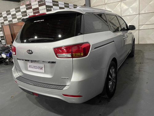 Imagen 6 de 15 de Kia Carnival 2016 2.2 Crdi Premium