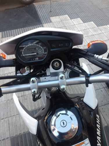 Imagen 9 de 17 de Yamaha Xtz 125 Blanca Y Azul