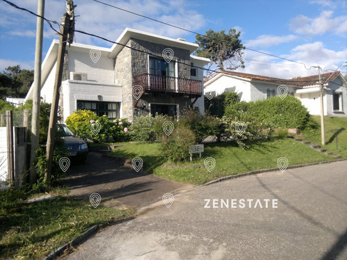 Hermosa Casa En Linda Zona De Punta Del Este