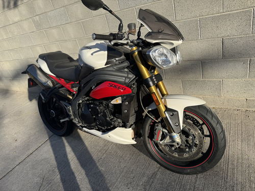 Triumph Speedtriple R 1050cc