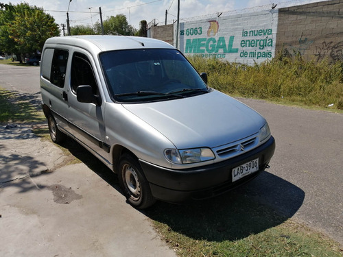 Imagen 2 de 8 de Citroën Berlingo 2010 1.4 Aa