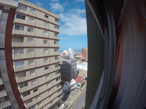 Imagen 7 de 14 de Amplio Departamento 2 Ambientes En Pleno Centro Comercial