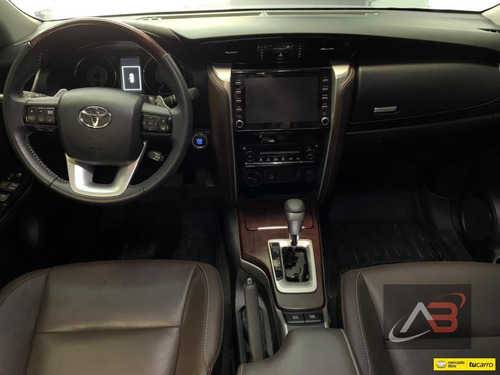 Imagen 8 de 14 de Toyota Fortuner Dubai