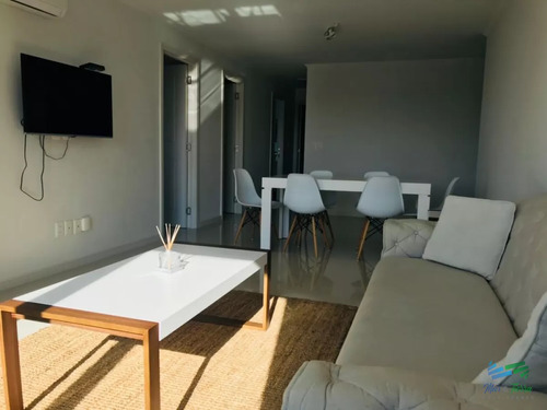 Apartamento De 3 Dormitorios En Venta. Ave. Roosevelt, Punta Del Este