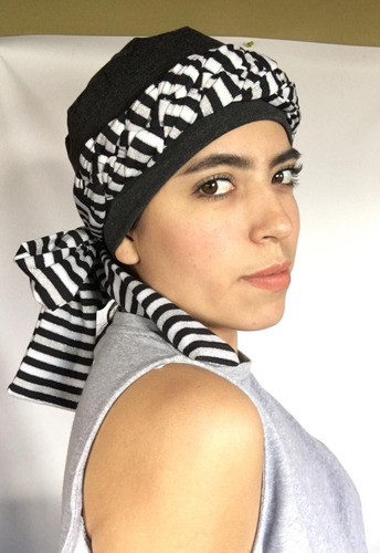 Imagen 3 de 4 de Turbante Oncologico Modelo Elega Rayas Negro