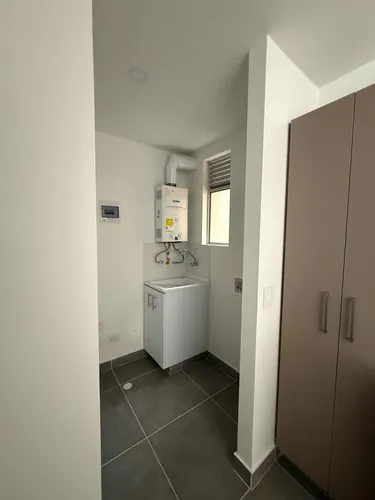 3 Habitaciones, 2 Baños, 2 Parqueaderos, 2 Balcones, 92m2.