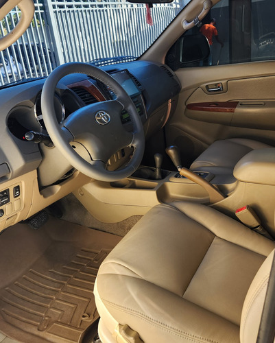 Toyota Fortuner Sr