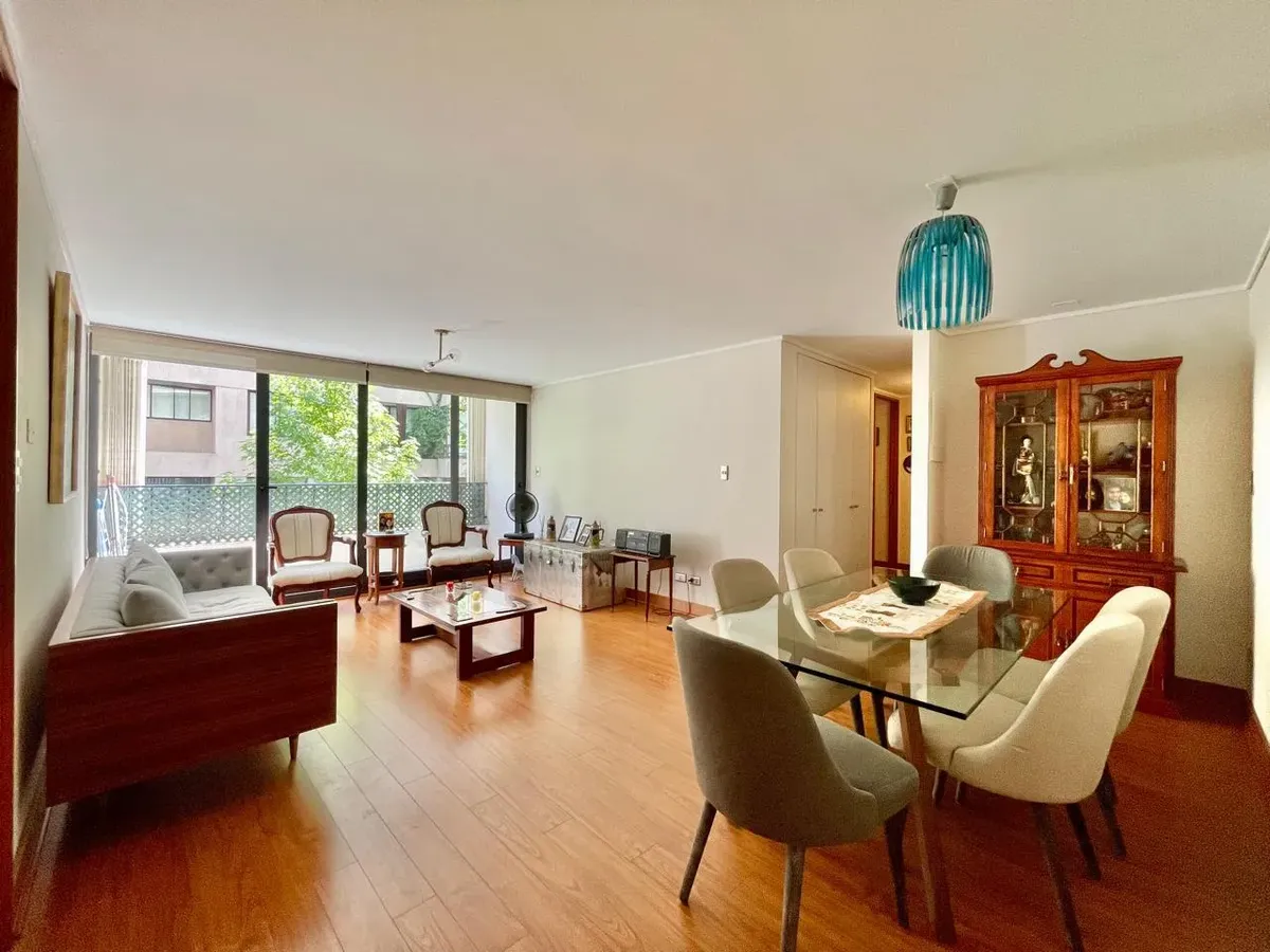 Imagen 3 de 13 de Comodo Y Funcional Departamento En Providencia