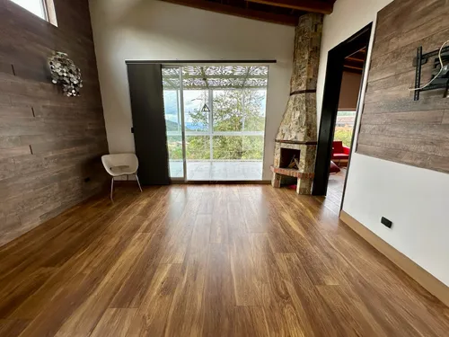 Casa En Arriendo En Altos Del Escobero. Cod A776054