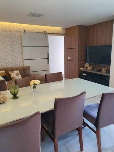 Compre Este Apartamento Com 3 Dormitorios 1 Suite Com Ar Condicionado - 220