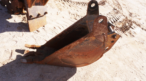 Accesorio Para Retroexcavadora Bote Chico