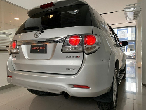 Toyota Hilux Sw4 3.0 Srv Mt 4x4