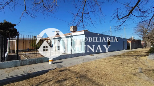 Venta Casa En Esquina Barrio Santa Ana 1 Zona Sur