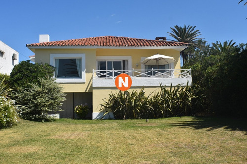 Casa En Venta Zona Faro , Punta Del Este, 4 Dormitorios.- Ref: 208850