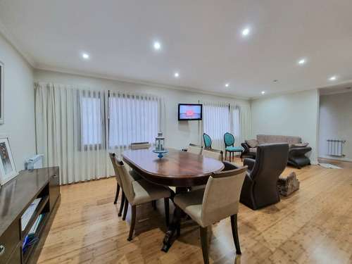 Imagen 3 de 20 de Chalet Cuatro Ambientes