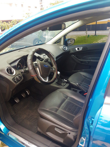 Ford New Fiesta 1.6 Azul Com Rodas Esportivas