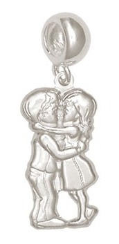 Imagem 1 de 1 de Berloque Prata Casal Se Beijando