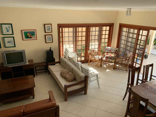 Casa À Venda Na Rua Desembargador Mário De Almeida Pires, Jardim Virgínia, Guarujá - Sp - Liv-5162