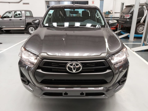 Toyota Hilux 2.4 Cd Sr 150cv 4x2 0 Km My21