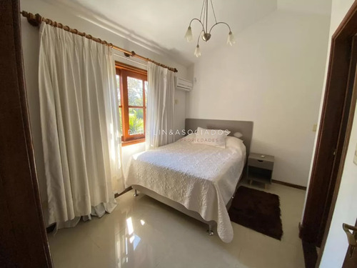 Casa A La Venta De 3 Dormitorio En Beverly Hills, Punta Del Este.