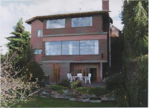 Imagen 1 de 30 de Importante Casa - Barrio Belgrano, Bariloche
