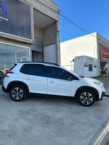 Peugeot 2008 1.6 Feline