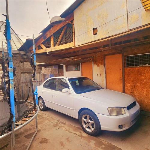 Casa En Venta De 3h, 2b, 2estc + Bog En Puente Alto Av.