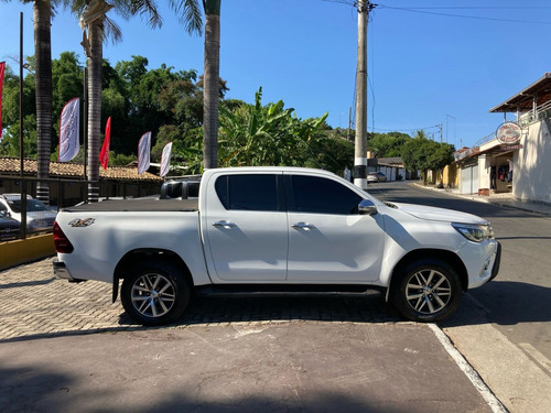 Toyota Hilux 2.8 SRX 4X4 CD 16V DIESEL 4P AUTOMÁTICO