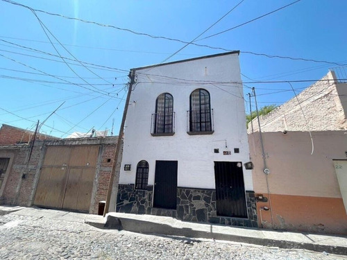 Casa Con Casita En Venta En San Miguel Vive Y Renta En Excelente Ubicación