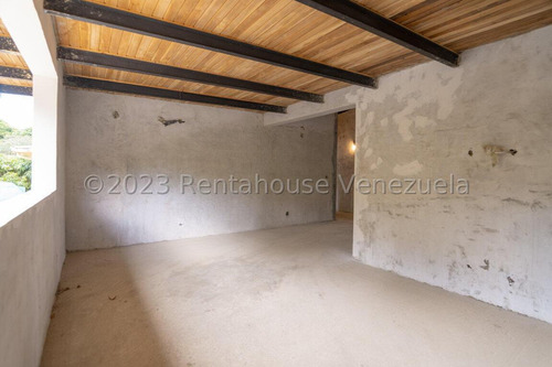 Ss: Vende Casa 25-3675 En Sorocaima De 630 M2