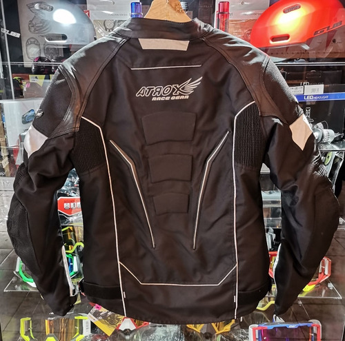 Imagen 2 de 3 de Chaqueta Atrox At2419 Mujer Negro/blanco