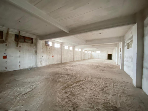 Terreno Doble Frente En Venta Sobre Av San Martin, Paternal - 4.300m2 Vendibles