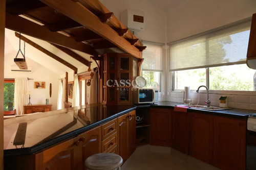 En Alquiler Y Venta! Casa De 3 Dormitorios, Barrio Pinares