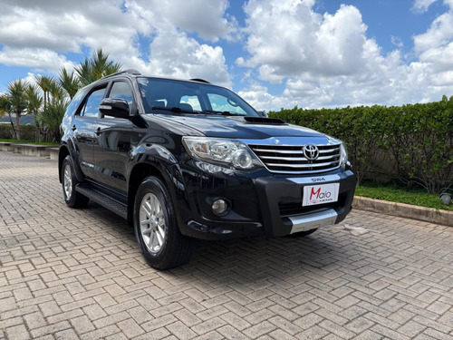 Toyota Hilux SW4 3.0 SRV 4X4 7 LUGARES 16V TURBO INTERCOOLER DIESEL 4P AUTOMÁTICO