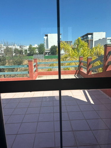 Vendo Casa En Loma Dorada En Privada. 3