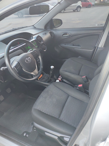 Imagem 10 de 15 de Toyota Etios 2016 1.3 16v X 5p